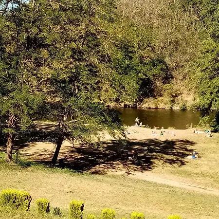 Terrasse +parking * Vieille-Brioude
