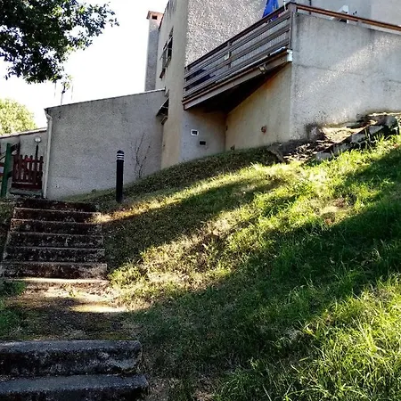 Terrasse +parking Apartman
